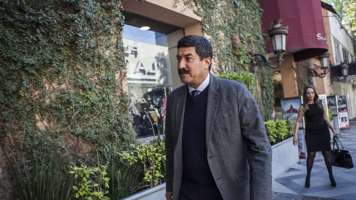 Corral. Atizando la división