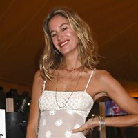Seguro lo tenés en tu placard: el sweater hippie chic con el que Dolores Barreiro marca tendencia este otoño