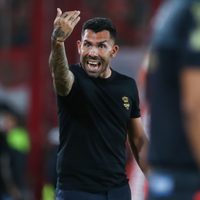Después de casi un año: Carlos Tevez estaría cerca de volver a dirigir