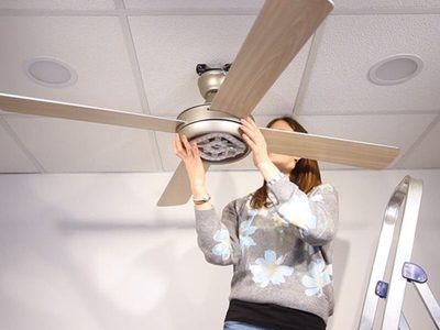 Olvidate del técnico: así podés limpiar tu ventilador de techo fácil, rápido y sin peligro