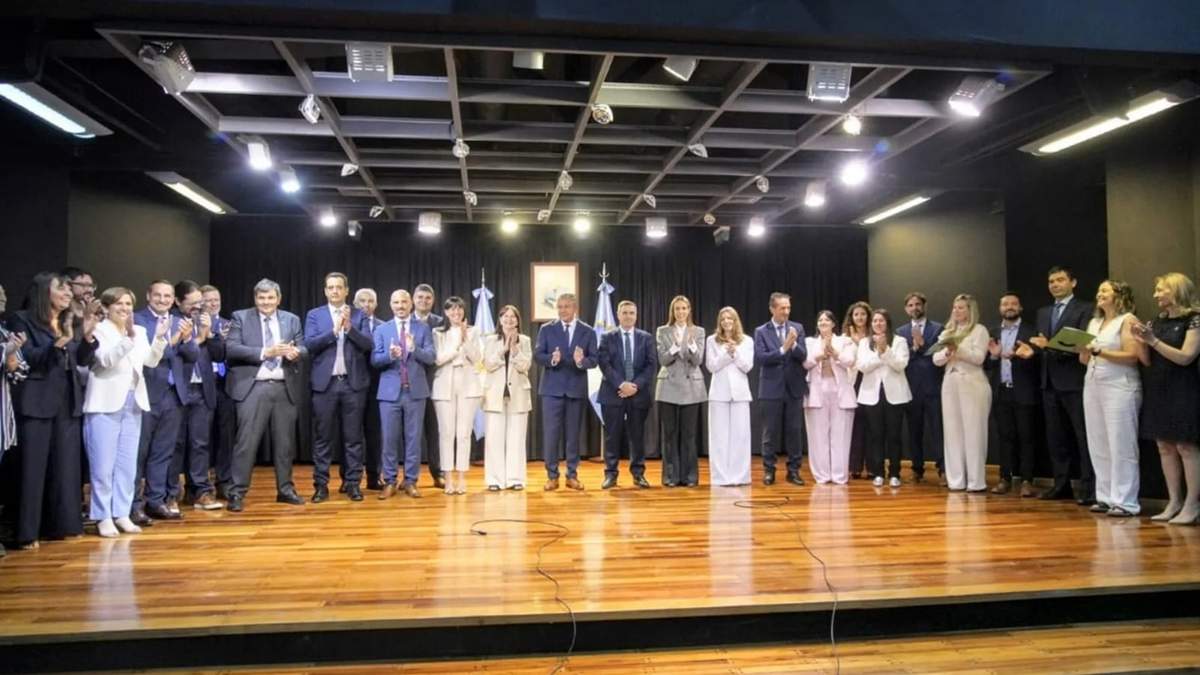 Figueroa presentó el nuevo gabinete