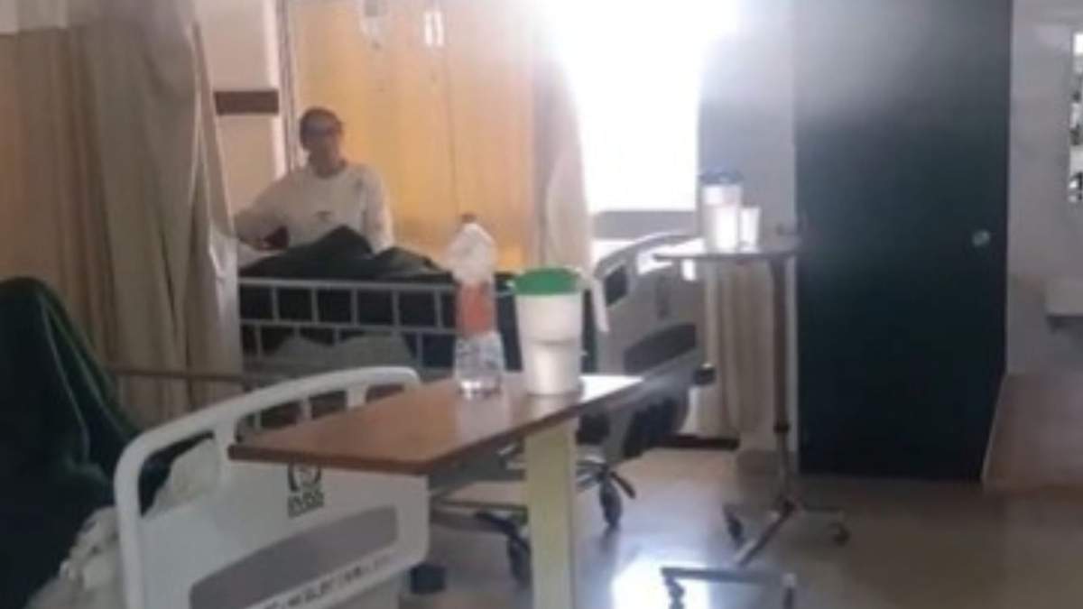 Enfermeras del IMSS protegen pacientes durante sismo del 2 de enero de 2026.