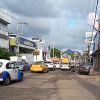Esparcen restos humanos en una transitada calle de Acapulco