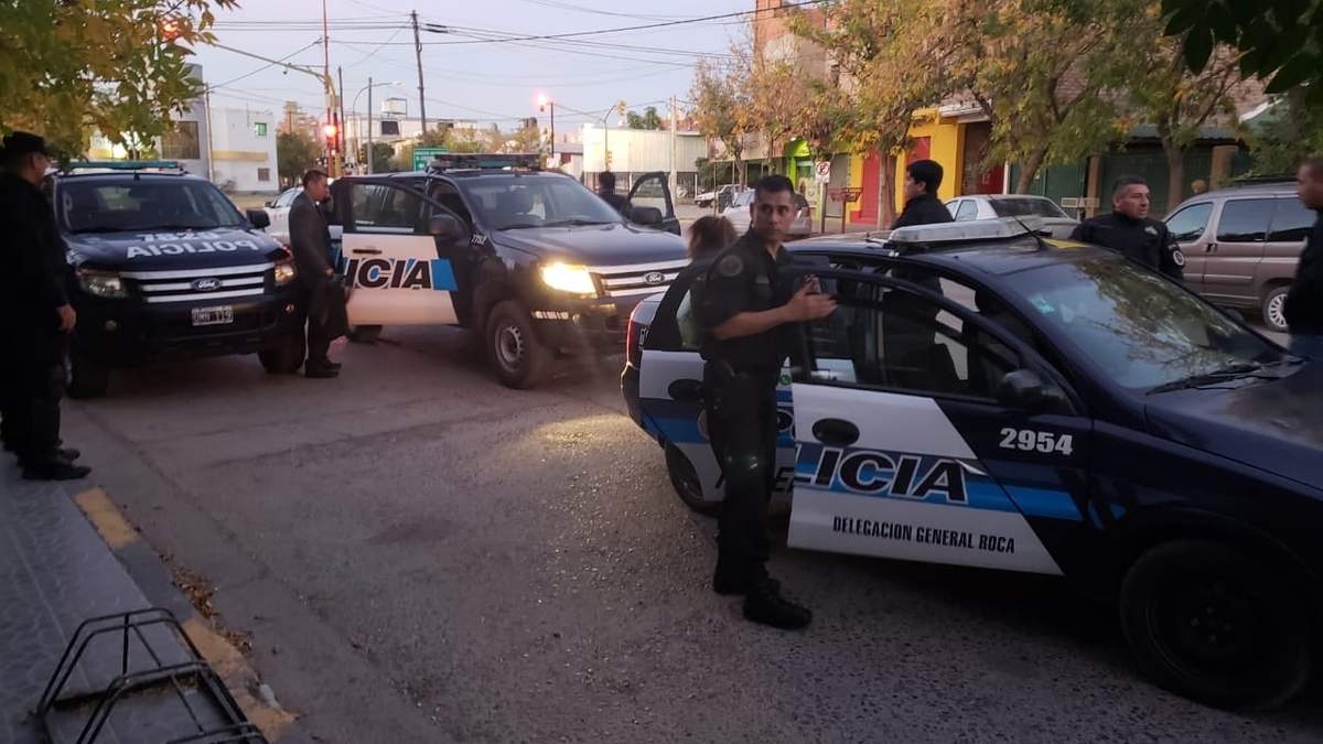 Efectivos de la Policía Federal en Cipolletti. Fuente: (Twitter)