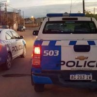 Fuerte pelea en Plaza Huincul: tres heridos y custodia policial en dos viviendas