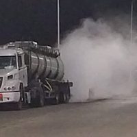 Fuga de ácido: un camión perdió miles de litros de una peligrosa sustancia en plena ruta bonaerense