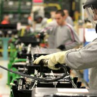 Según un informe, la actividad industrial bajó en octubre, pero sumó puestos de trabajo