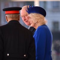 Miembro del personal del Palacio de Buckingham dimite por comentarios racistas