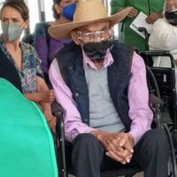 Luis Echeverría, acusado de la matanza del 68, va a la UNAM por su vacuna