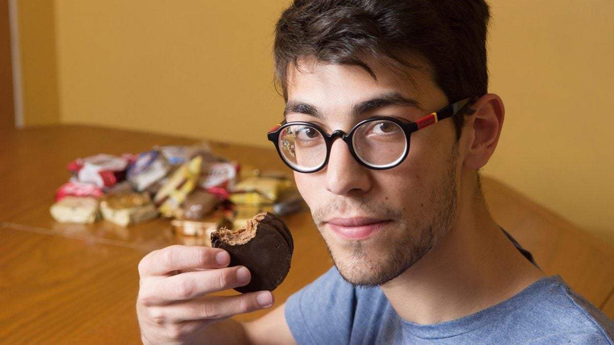 Facundo, experto en alfajores. Fuente: (Instagram)