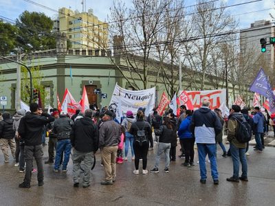 Trabajadores de Cerámica Neuquén piden "los mismos beneficios que les daban a los empresarios"