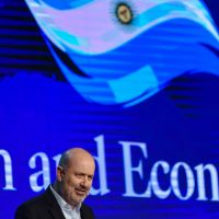 Sturzenegger va por los Colegios Inmobiliarios para bajar el precio de los inmuebles