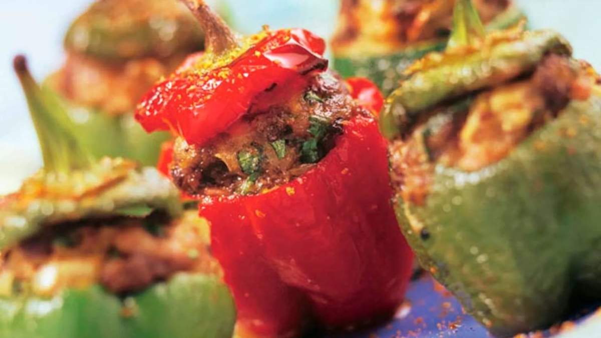 Morrones rellenos de lasaña. Fuente: (Instagram).