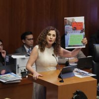 Cuestionan a Mario Delgado sobre sus vínculos con líder del huachicol fiscal