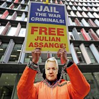 Tribunal de Reino Unido rechaza extraditar a Assange a EU