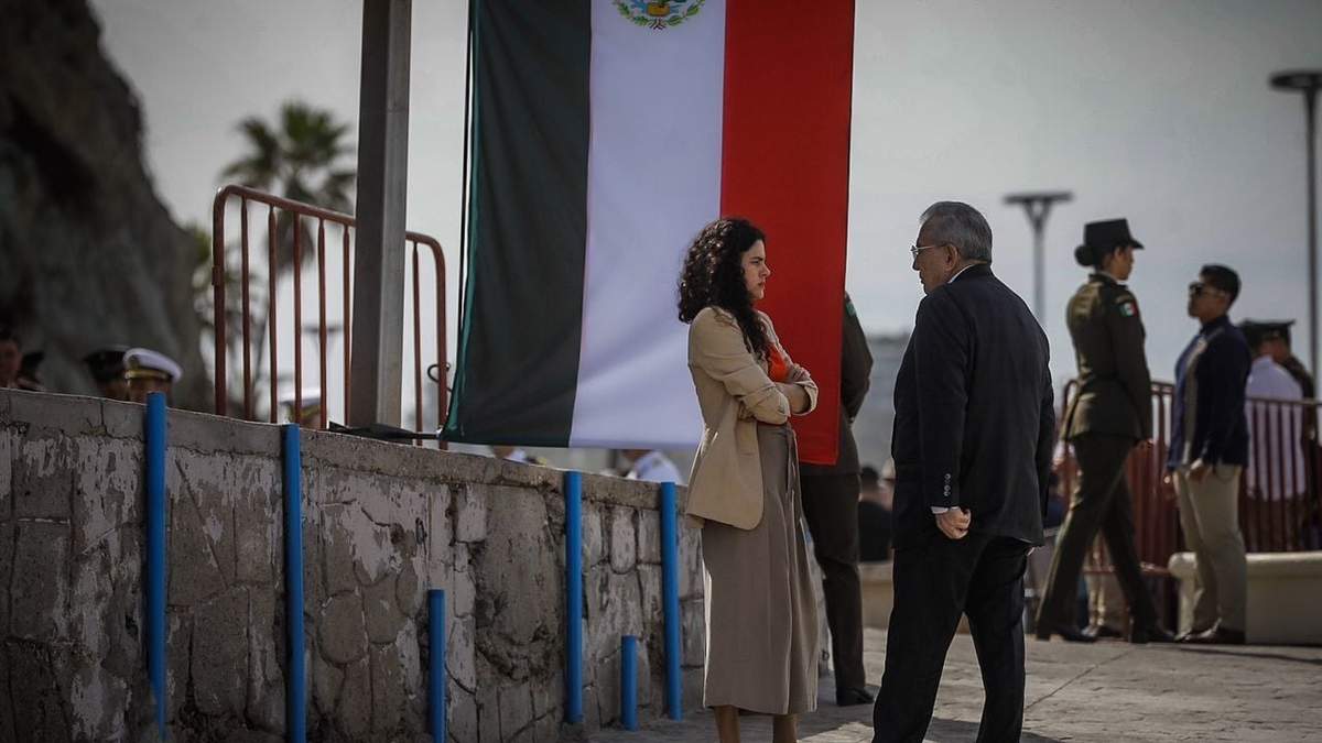Luisa María Alcalde y Rubén Rocha Moya en un evento de la federación