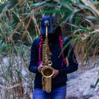 Saxofonista atacada con ácido clama justicia ante la "inacción e incompetencia" de la Fiscalía