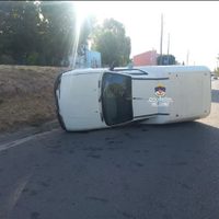 Alcoholemia positiva para el conductor del utilitario que volcó el sábado en Neuquén