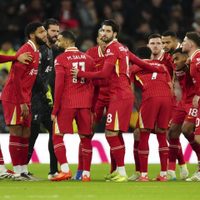 Liverpool golea 6-3 a los Spurs y tiene una ventaja de 4 puntos para liderar la Premier League
