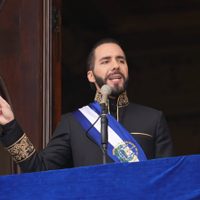 Reportaje revela millonarias compras de tierras e inmuebles por parte de Bukele y su familia