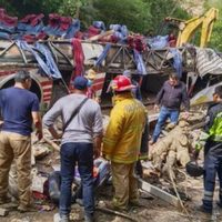 Volcadura de autobús deja entre 26 y 27 muertos en carretera de Oaxaca