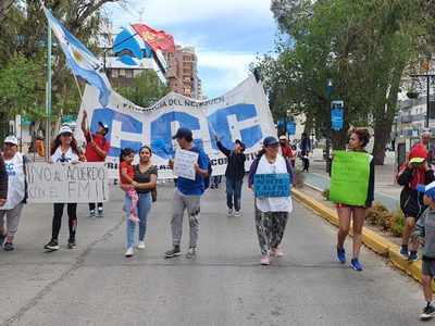 La Corriente Clasista y Combativa marcha para reclamar asistencia al Gobierno