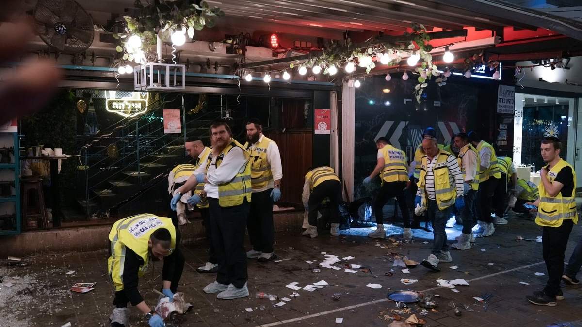 El sitio del ataque en Tel Aviv, Israel