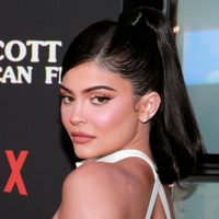 ¡¿Qué se hizo?! El cambio de look de Kylie Jenner que le transformó la cara. ¡Jamás visto!
