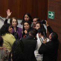 Senadoras de Morena piden a Paco Ignacio Taibo que se disculpe, no que renuncie (Video)