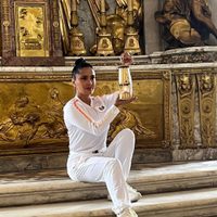 “Represento a todos”: así portó Salma Hayek la antorcha olímpica en el Palacio de Versalles