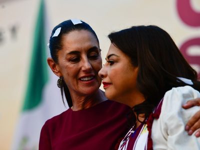 A cuatro semanas de la elección, Sheinbaum llama a votar “todo parejo” por los partidos de la 4T