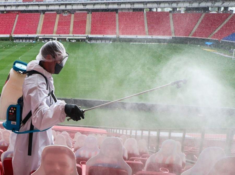 Proceso de sanitización en un estadio