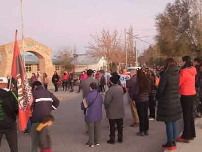 En Plottier se manifestaron en el hospital de la ciudad por falta de médicos