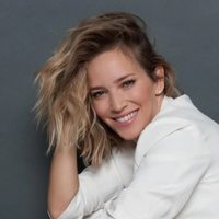 Un fuego: Luisana Lopilato marca tendencia con el abrigo que todas queremos este invierno