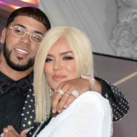 "¡No se contuvo!": Anuel AA le hizo esto a Karol G ¡y todos quedaron en shock!