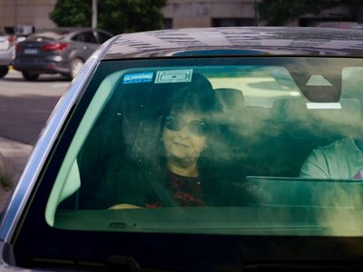 Las prestamistas de Adorni dijeron que aún les debe 70.000 dólares
