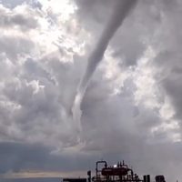 Otra vez un remolino de viento sorprendió a trabajadores petroleros en Rincón de los Sauces