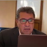 Monreal cuestiona la Ley de Educación de Puebla