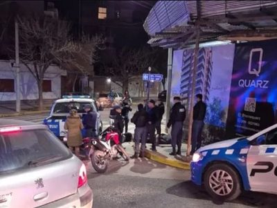 La Policía de Neuquén detuvo a dos hombres tras una persecución por el centro de la capital