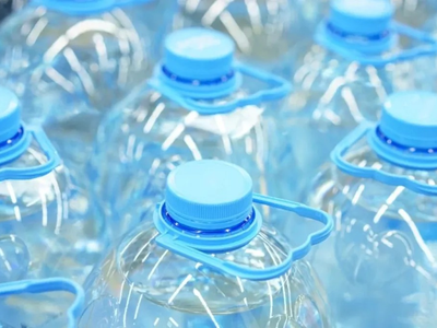 No tires el bidón de agua vacío: con pocas cosas y de la manera más sencilla, lo podés convertir en esto tan lindo y útil