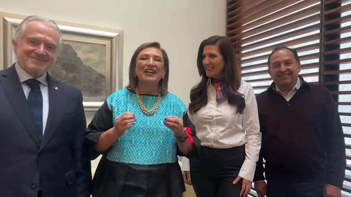 Xóchitl Gálvez presentó a Kenia López Rabadán como su nueva jefa de Oficina