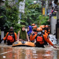 Terror en Indonesia: dos poderosos ciclones se acercan al archipiélago