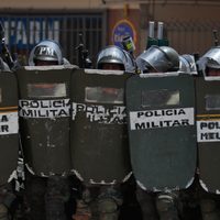 Áñez asigna cinco millones de dólares más para equipar al ejército boliviano
