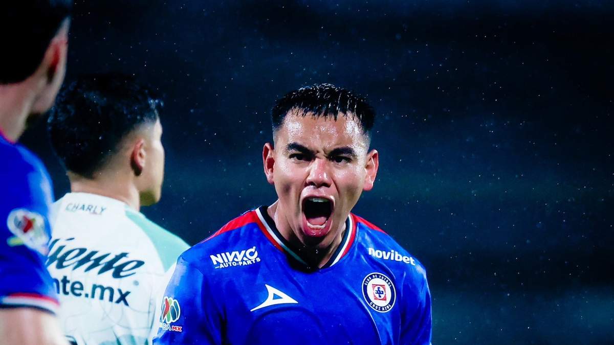 Cruz Azul goleó 4-1 a León con doblete Charly Rodríguez