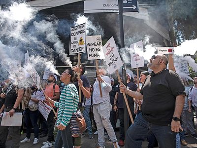 La prohibición de vapeadores, una densa cortina de humo