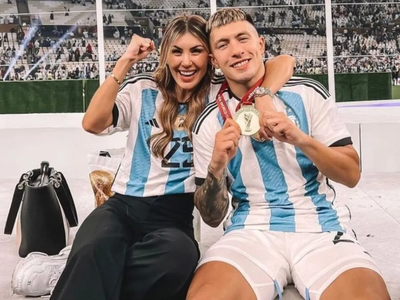 "El mejor día": Lisandro Martínez y Muri López le dieron la bienvenida a su primera hija