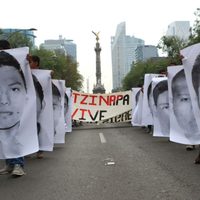La marcha de los 43 meses: "Peña, seremos la huella que te perseguirá toda la vida"