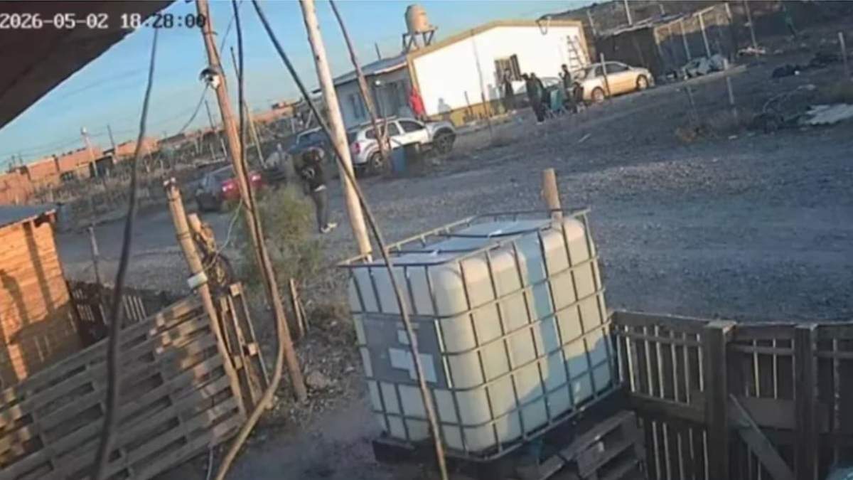 El asesino atacó a la víctima tras una fuerte disputa verbal en plena vía pública. Fuente: (Infobae)