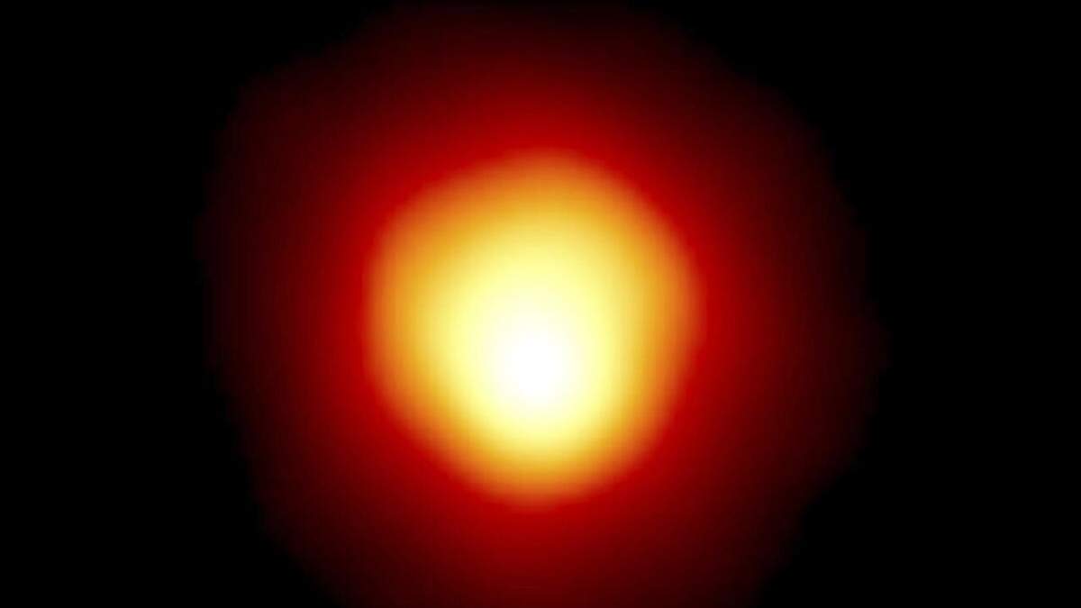 Esta imagen realizada con el Telescopio Espacial Hubble, distribuida por NASA el 10 de agosto de 2020, muestra la estrella Alpha Orionis, o Betelgeuse, una supergigante roja
