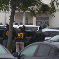 Tirador suicida disparó en un centro de inmigración